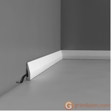 Напольный плинтус с гладким профилем Orac Decor DX159